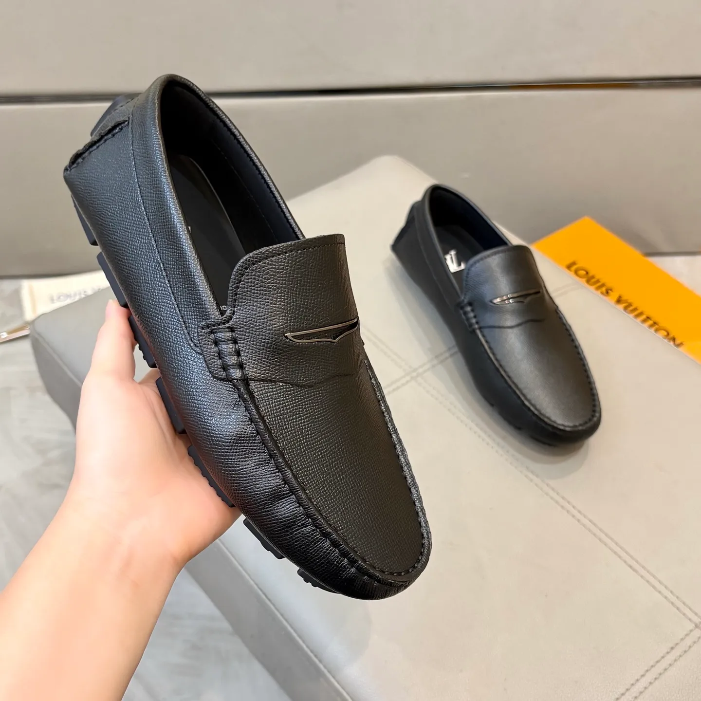 Factory price: 460💰LV men's beanie shoes 2025 official website synchronized <market top version> imported first-layer cowhide ➕ black cowhide original packaging. Size 38-45
